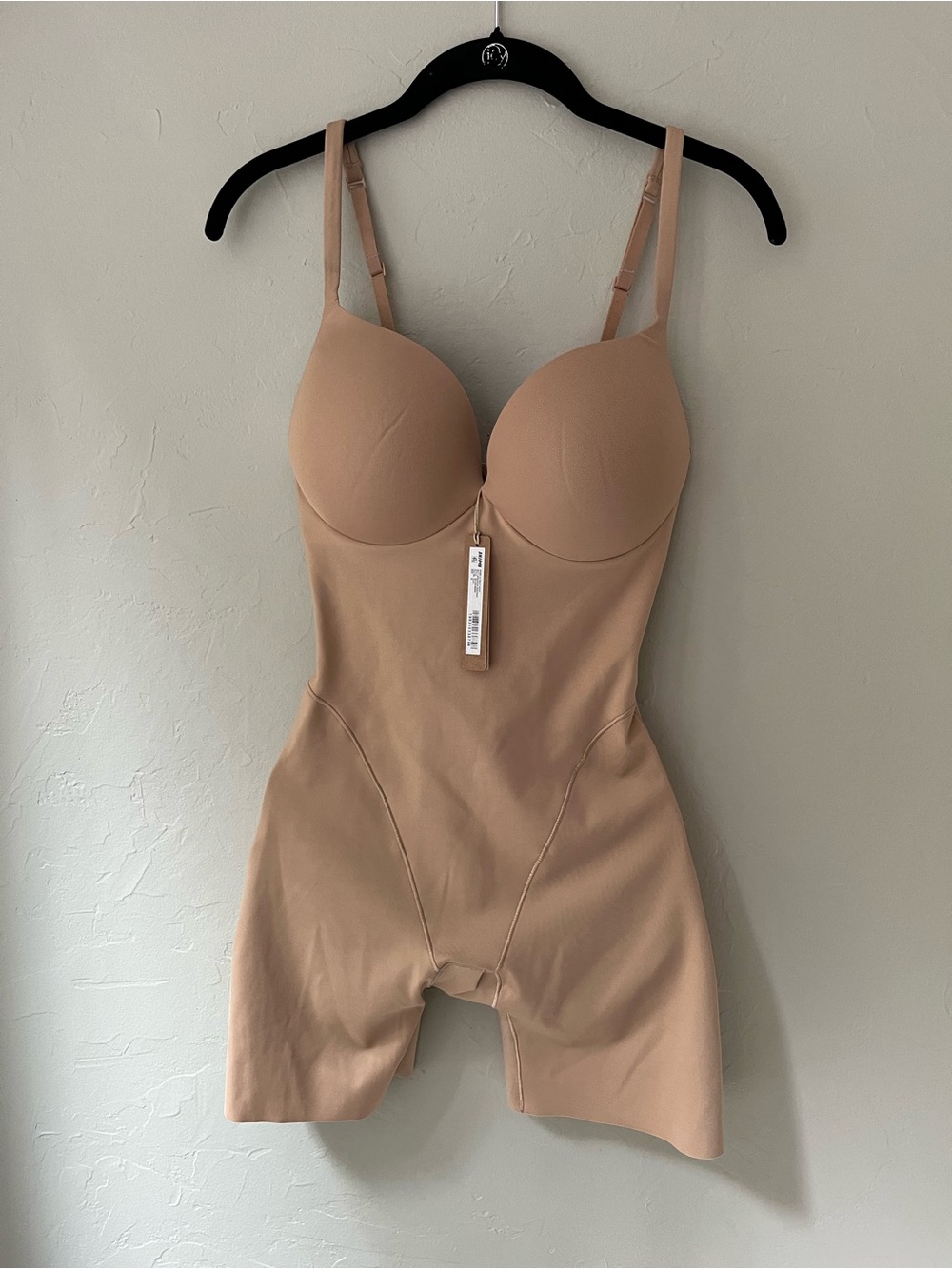 SKIMS ULTIMATE PUSH UP BUTT ENHANCING PADDED MID THIGH BODYSUIT CLAY M